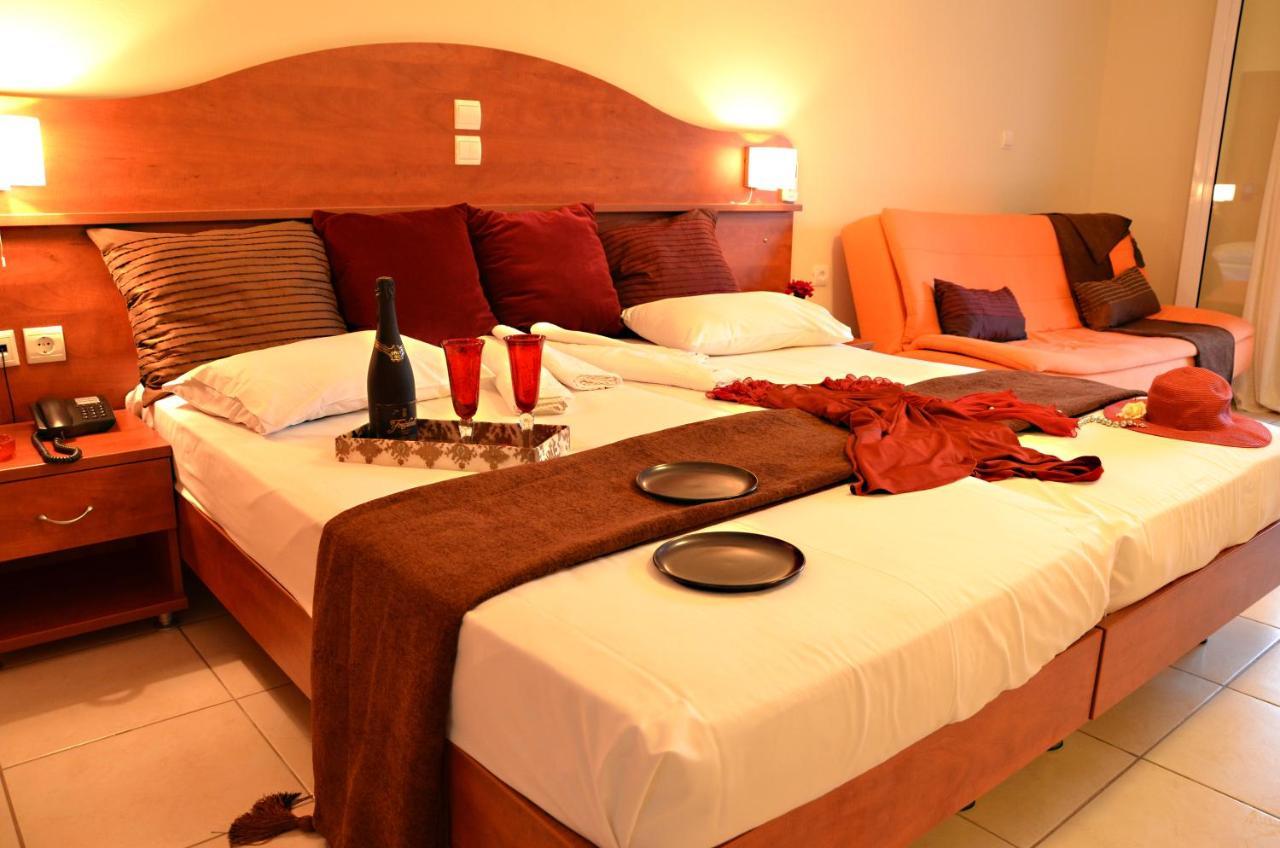 Belussi Beach Hotel & Suites Psarou  Exterior foto
