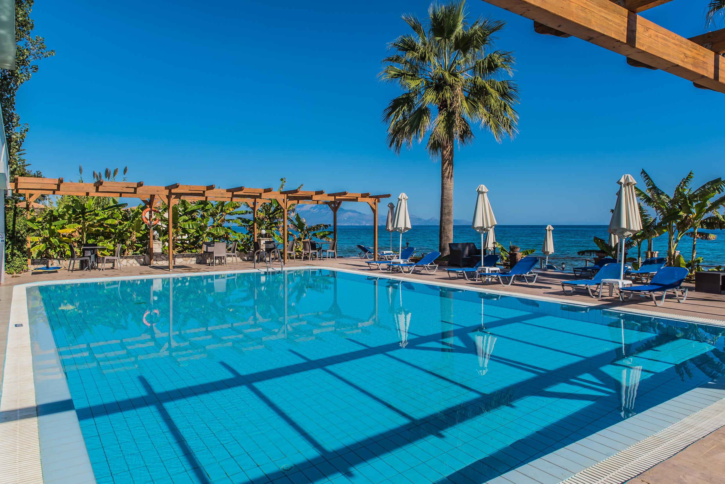 Belussi Beach Hotel & Suites Psarou  Exterior foto