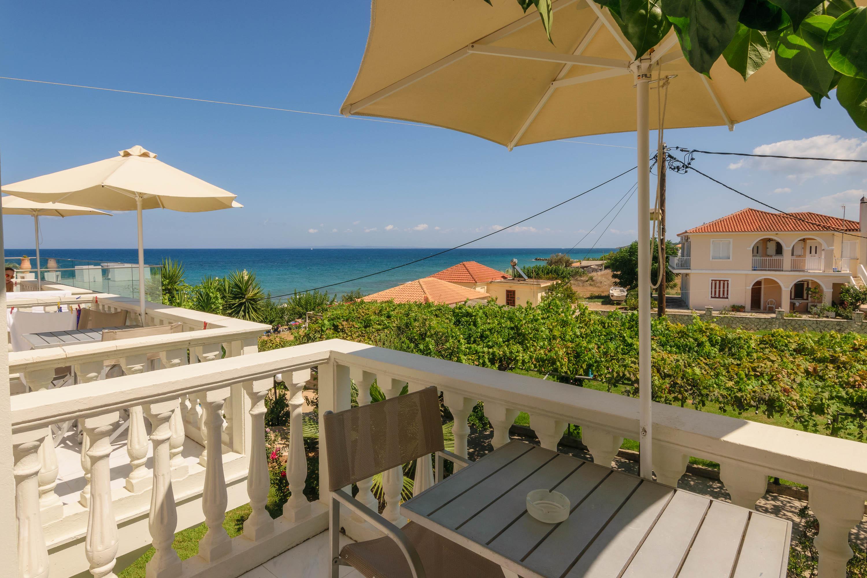 Belussi Beach Hotel & Suites Psarou  Exterior foto